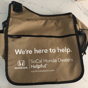 SoCal Helpful Honda Crossbody Messenger Satchel Bag Tan Multiple Pockets NEW